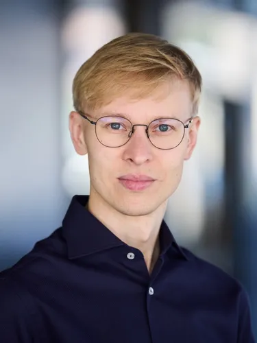 Porträt: Henri Christofer Aavik