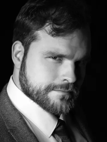 Porträt: Aleksei Isaev