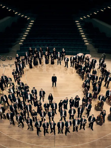  Philhar~~~mo~~~nisches Staats~~~orchester Hamburg