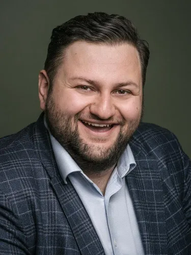 Porträt: Misha Kiria